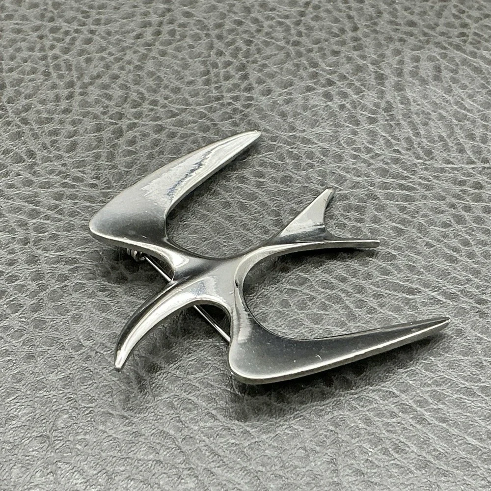 Vintage Sarah Coventry Brooch Seagull Bird Pin Silver Tone Modernist 2 Inch